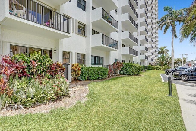 Building Photo - 1201 S Ocean Dr