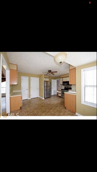 Building Photo - 1411 Glynn Oaks Dr SW