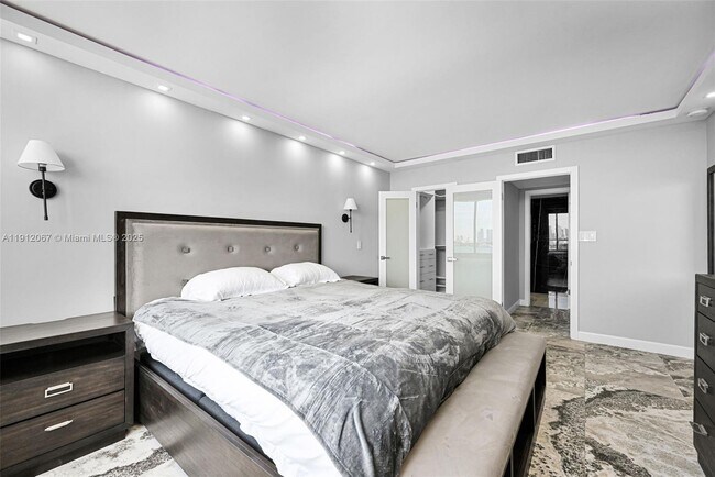 Building Photo - 1000 West Ave