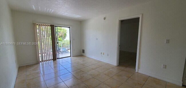 Building Photo - 445 SW 11th St