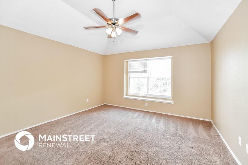 Building Photo - 2425 Ithaca Dr