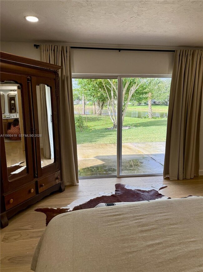 Building Photo - 625 Whippoorwill Terrace