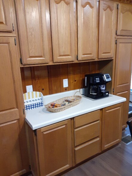 Building Photo - 126 W Hope Dr