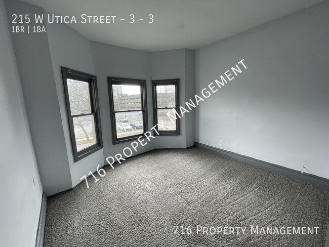 Building Photo - 215 W Utica St