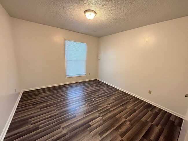 Building Photo - 6140 Scotch Blue Dr