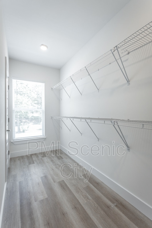 Building Photo - 1886 Young Rd SE