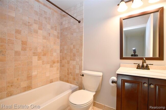 Building Photo - 1527 Mariner Dr