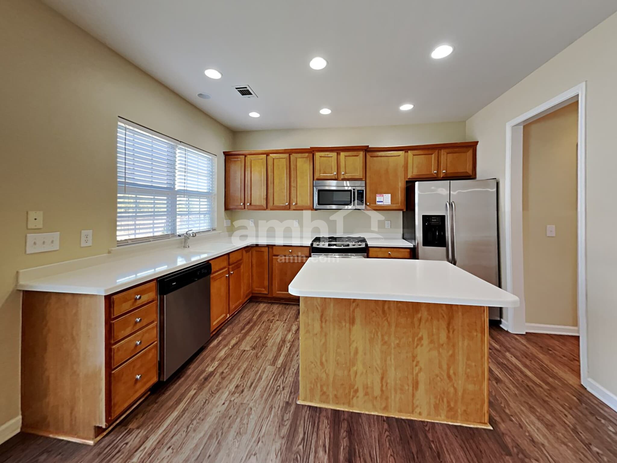Building Photo - 10811 River Oaks Dr NW