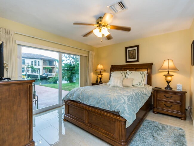 Building Photo - 4930 NE 27th Ave