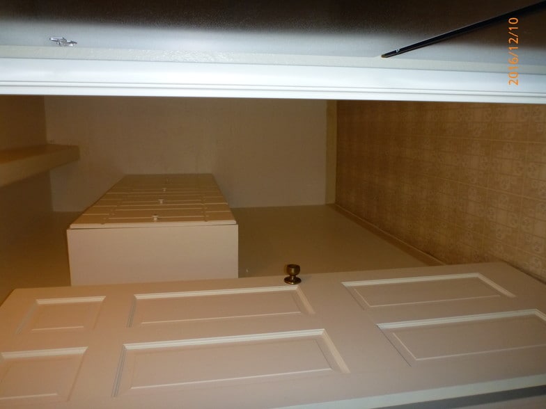 Walk-in pantry/storage- additional cabinets - 415 S Howes St