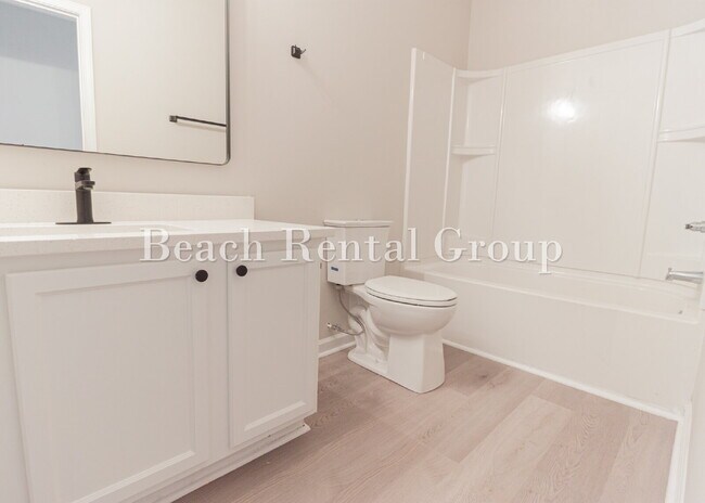 Building Photo - 4 Bedroom in Loris with Screened Patio