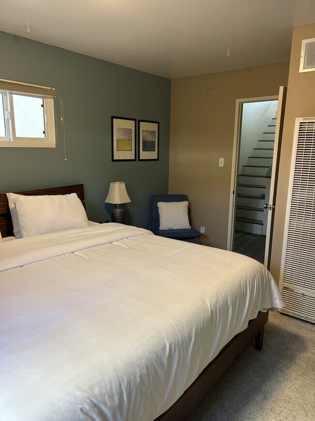 Building Photo - 337 Highland Dr