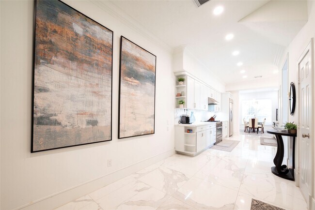 Building Photo - 4744 Post Oak Timber Dr