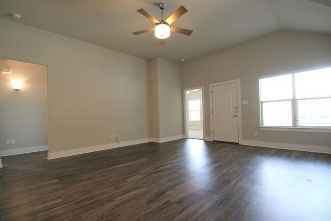 Building Photo - Move In Ready! – 3BD/2BA Azle Duplex | Granite Counters, Stainless Steel Appliances, Hardwood-Loo...