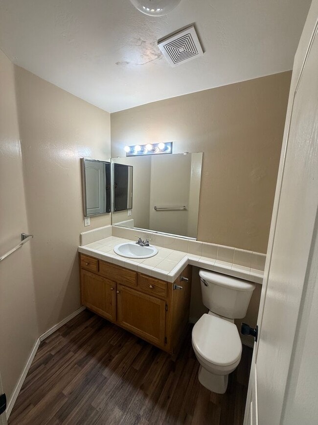 Building Photo - Cozy 3-Bedroom, 2-Bathroom Home in the Campus Park Neighborhood