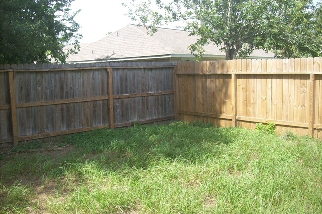 Building Photo - 10526 Crescent Moon Dr