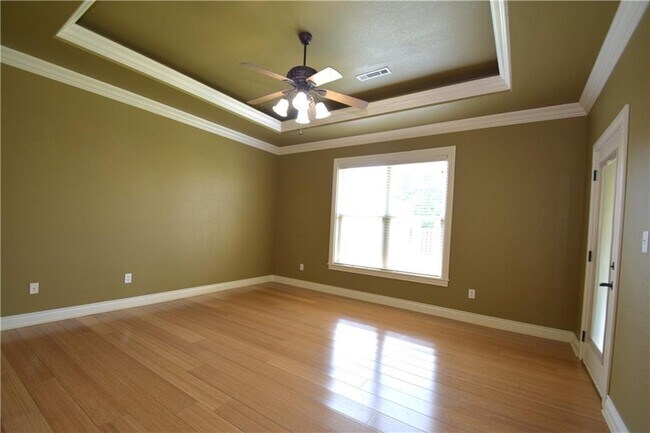 Building Photo - 4004 SW Layton Rd