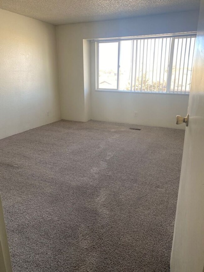 Building Photo - 112 Skyline Dr