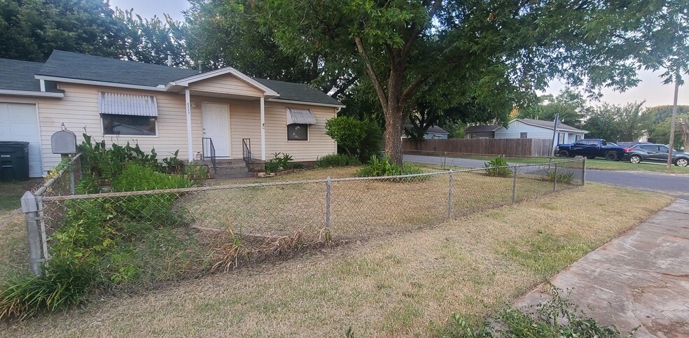 Primary Photo - 4333 SE 41st St