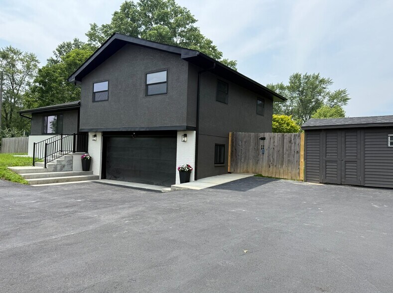 Building Photo - 7404 Worthington Rd
