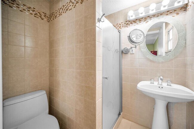 Building Photo - 1000 Crane Ct