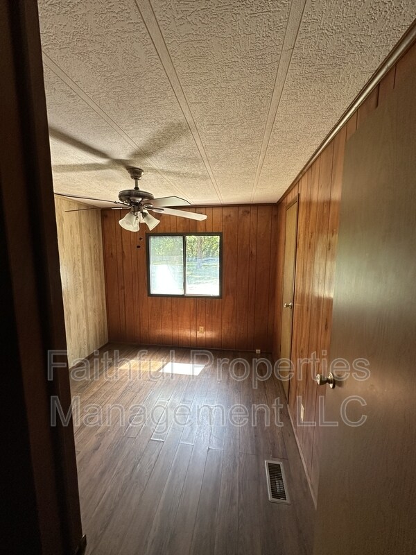 Building Photo - 10251 Shadow Wood Cir