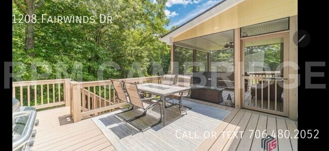 Building Photo - 1208 Fairwinds Dr