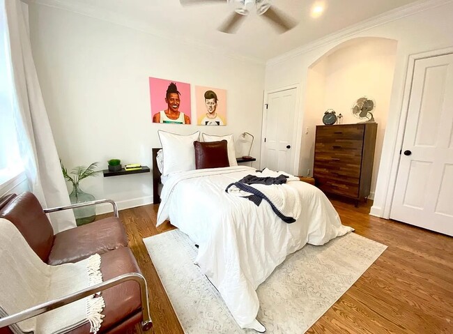 Building Photo - 213-211 11th St NE