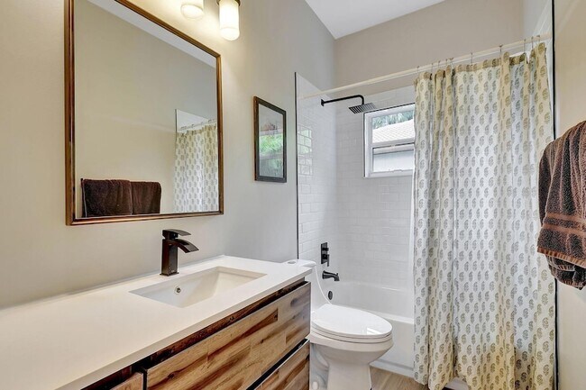 Building Photo - 11723 Water Bend Ct