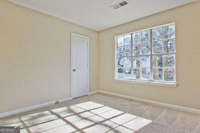 Building Photo - 3657 River Ridge Ct