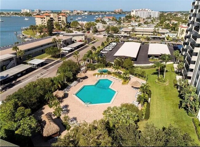 Building Photo - 400 Island Way