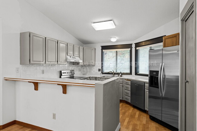 Building Photo - 2698 E Bergeson St