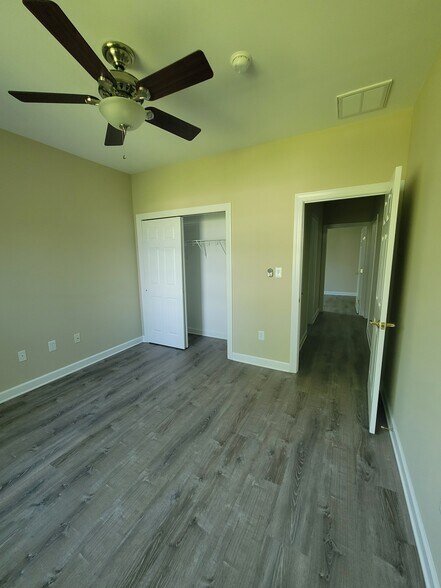Building Photo - 32818 Almwick Ln
