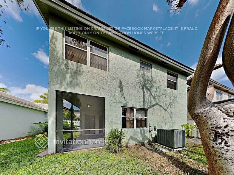 Building Photo - 811 NW 98th Ave