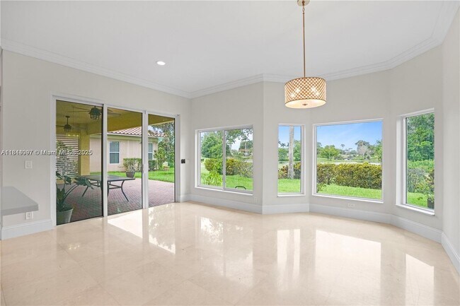 Building Photo - 720 Cypress Pointe Dr W