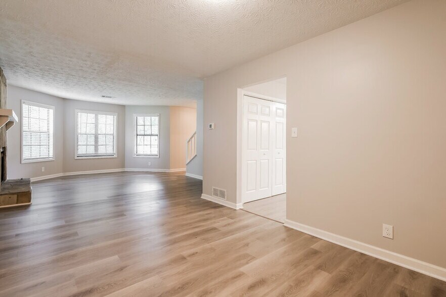 Building Photo - 2127 Atkinson Ln