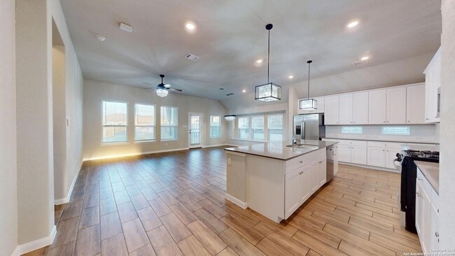 Building Photo - 5911 Akin Glen