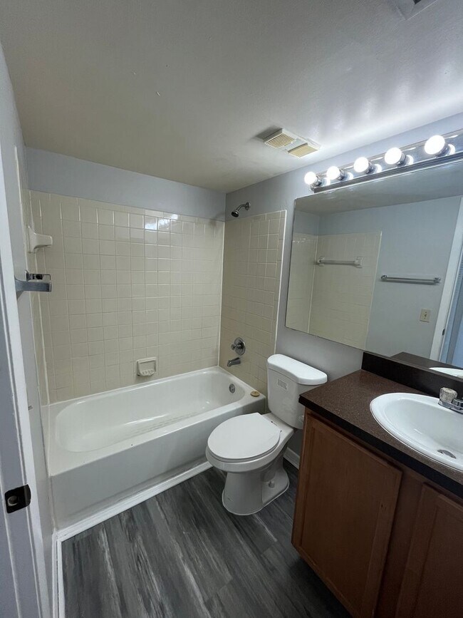 Building Photo - TWO BEDROOM TWO BATHROOM !! WATERFRONT COMMUNITY