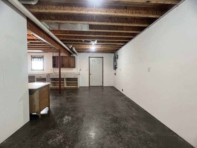 Building Photo - 312 E Main St