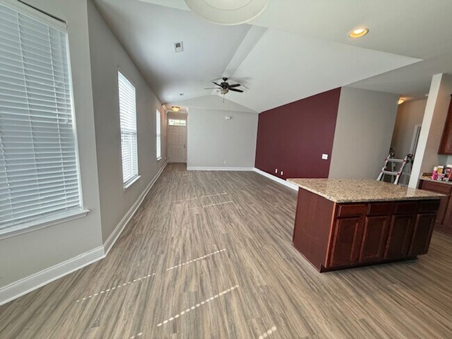 Building Photo - 3 Bedroom 2 Bath House in Brickhope Greens - Goose Creek