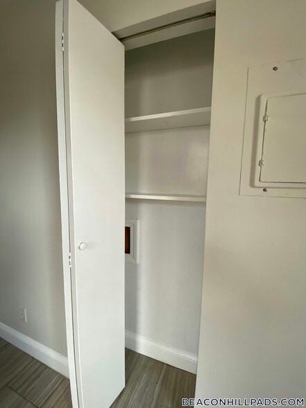 Building Photo - 70 Joy St