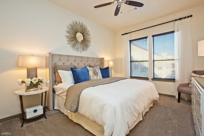 Building Photo - 1 br, 1 bath  - 20201 Kingsland Blvd