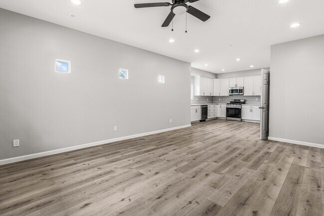 Primary Photo - 2088 Kearney Ave