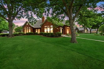 Building Photo - Beautiful & Newly Renovated 3 Bed & 2 Bath House in Heritage Hills with Private Pool