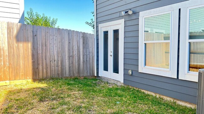 Building Photo - 4922 Dalhart Dr