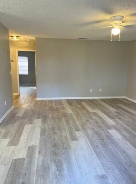 Building Photo - 1587 40th Ave