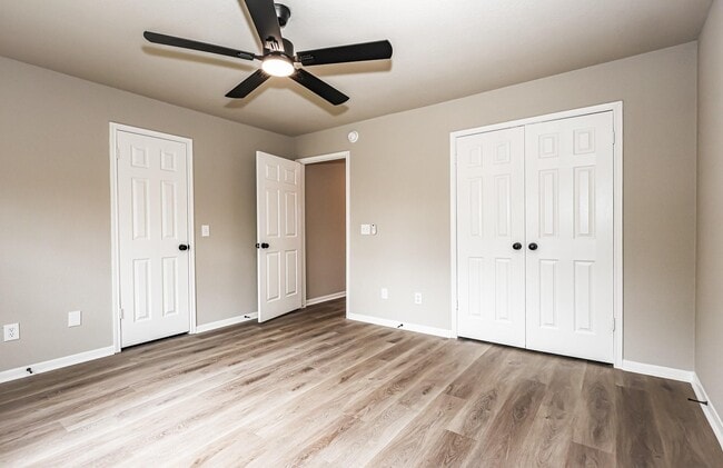 Building Photo - 18703 Evergreen Falls Dr