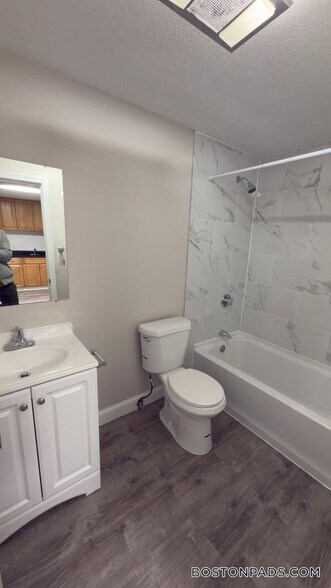 Building Photo - 24 Ridgewood Ln