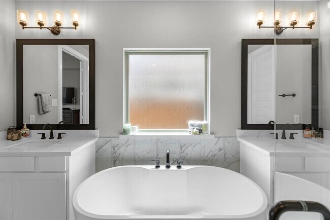 Building Photo - 27111 Velencia Mist Ct