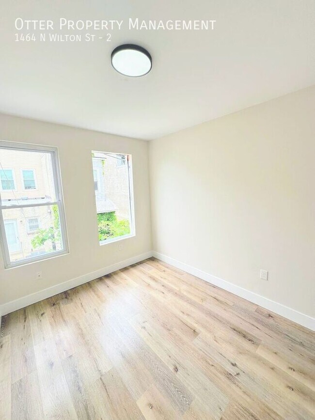 Building Photo - 1464 N Wilton St